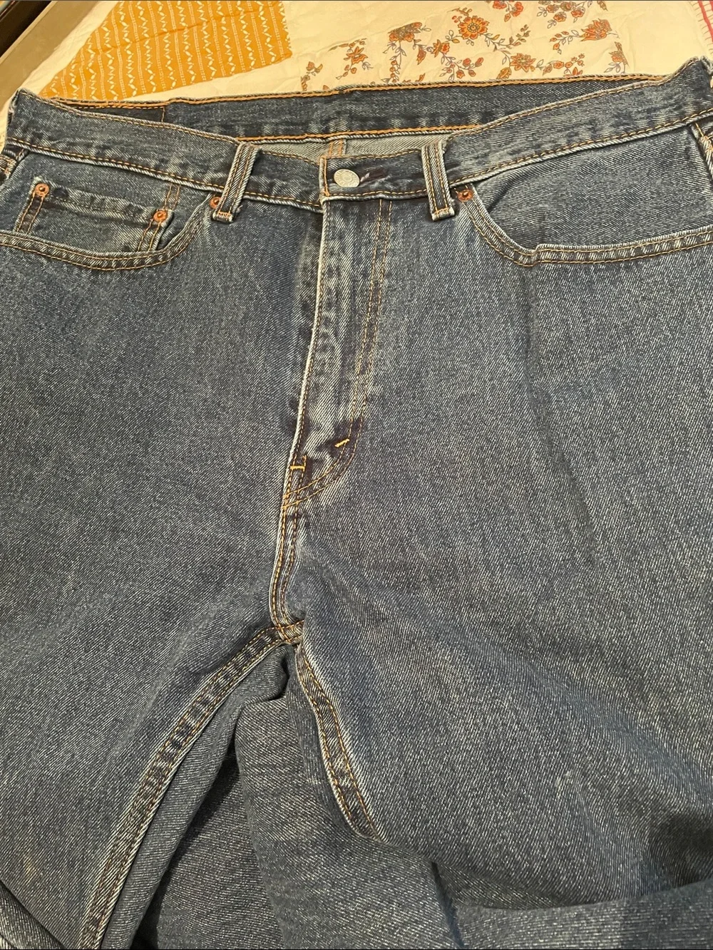 Levi’s 505 Men’s 5 pocket denim jeans in size 36 x 32 in perfect condition